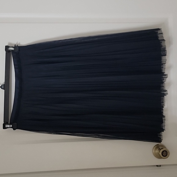 Banana Republic Size 0P Navy Blue Accordian Pleat Midi Skirt, Sheer Overlay, EUC - Picture 1 of 12
